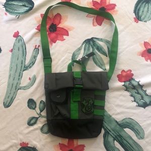 Harry Potter Slytherin criss body book bag